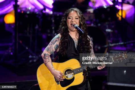 2,899 Ashley Mcbryde Photos & High Res Pictures